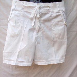 White walkin shorts wide stretch band